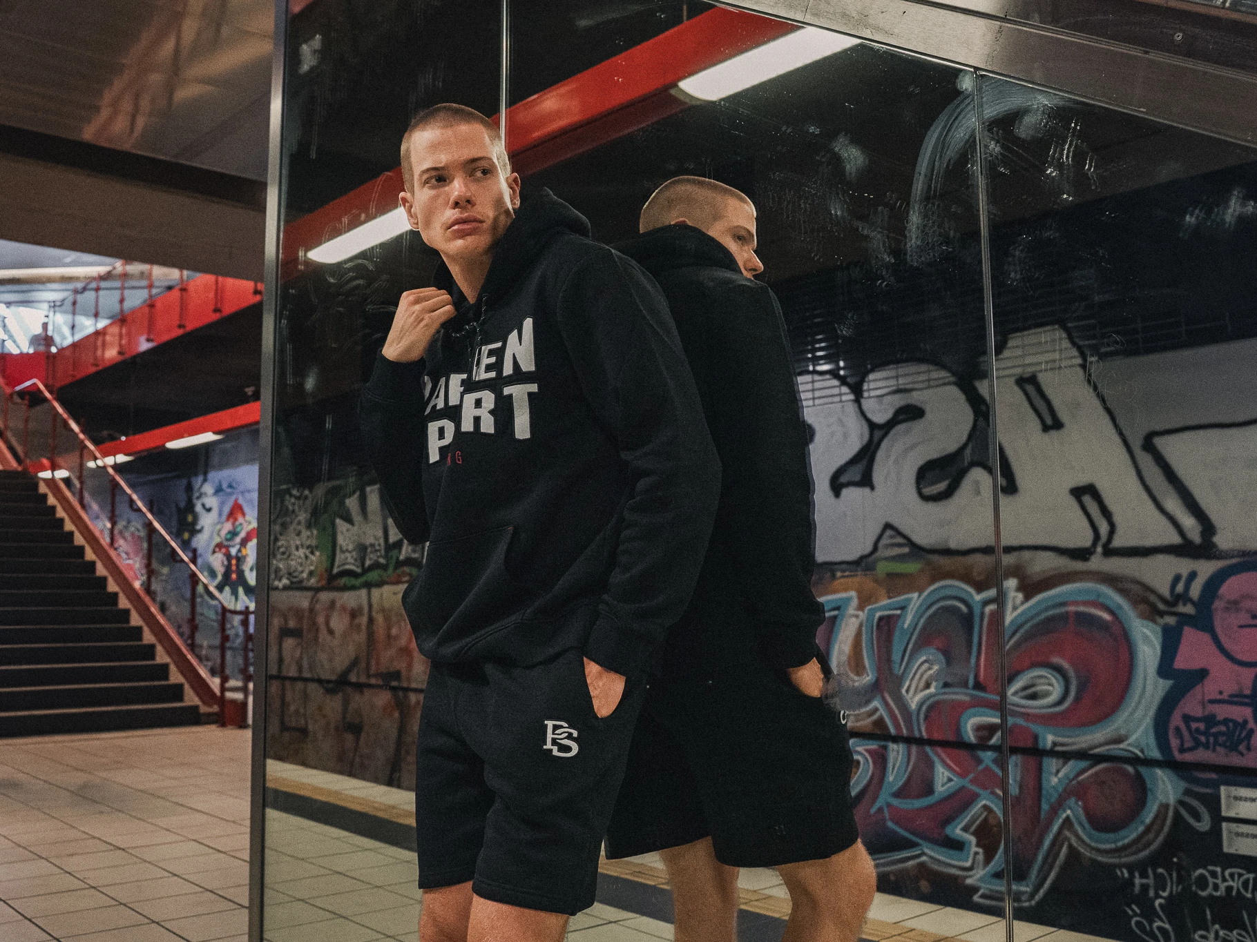 «PERFORMANCE» Hoodie – S, schwarz