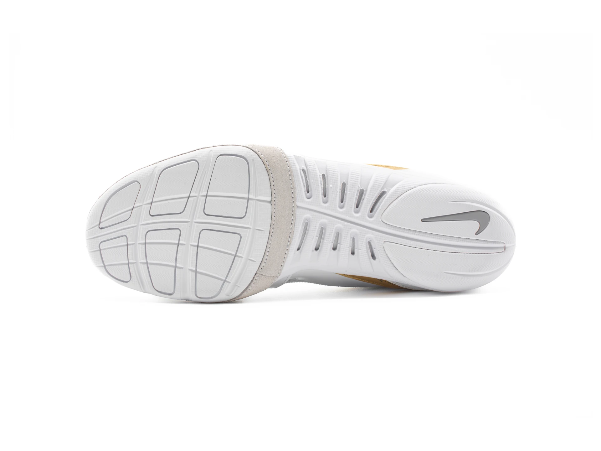 NIKE Freek Boxing & Wrestling shoe – EU 40/US 7, white/metallic gold-cool grey